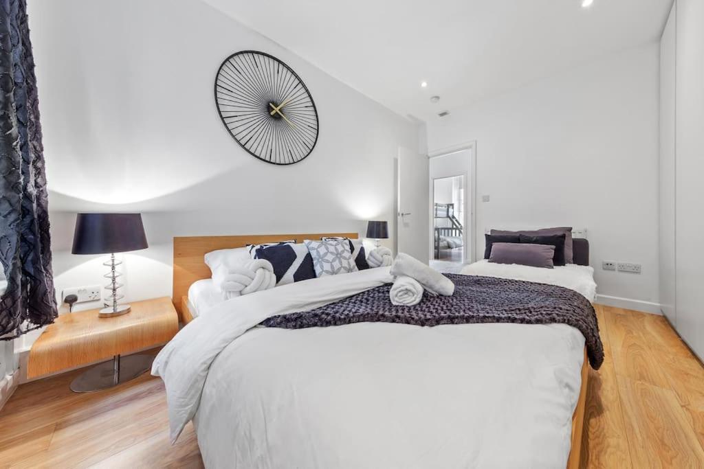 3 Bedroom Flat In Haymarket London Sleeps 14 Hy1 Exterior foto